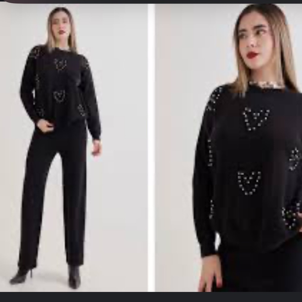 Liv heart ❤️ sweater size lg BNWT